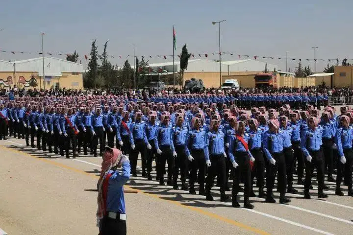 تهنئة فخر واعتزاز صادرة عن عشيرة التميمي لابنها عبادة خالد عبد الرحمان التميمي بمناسية التحاقة في جهاز الامن العام