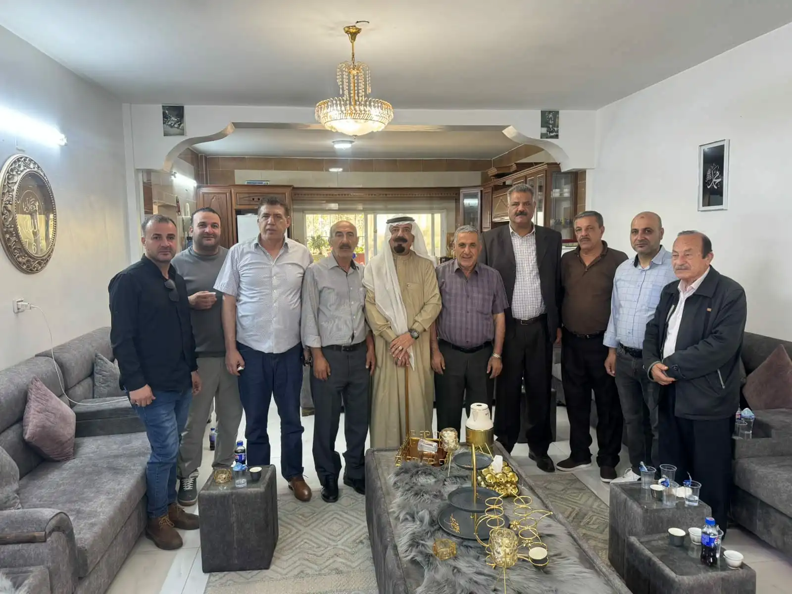 وفد من أبناء عشيرة التميمي يزور محافظ إربد ومدير شرطتها على إثر الاعتداء الأثيم على الطفل "محمد التميمي