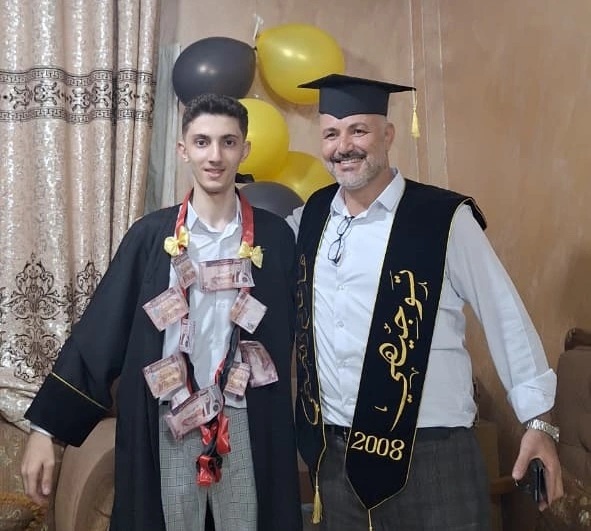 عشيرة التميمي تهنئ العم "هاشم محمد التميمي" بمناسبة تفوقه في الثانوية العامة بمعدل (96.5%)
